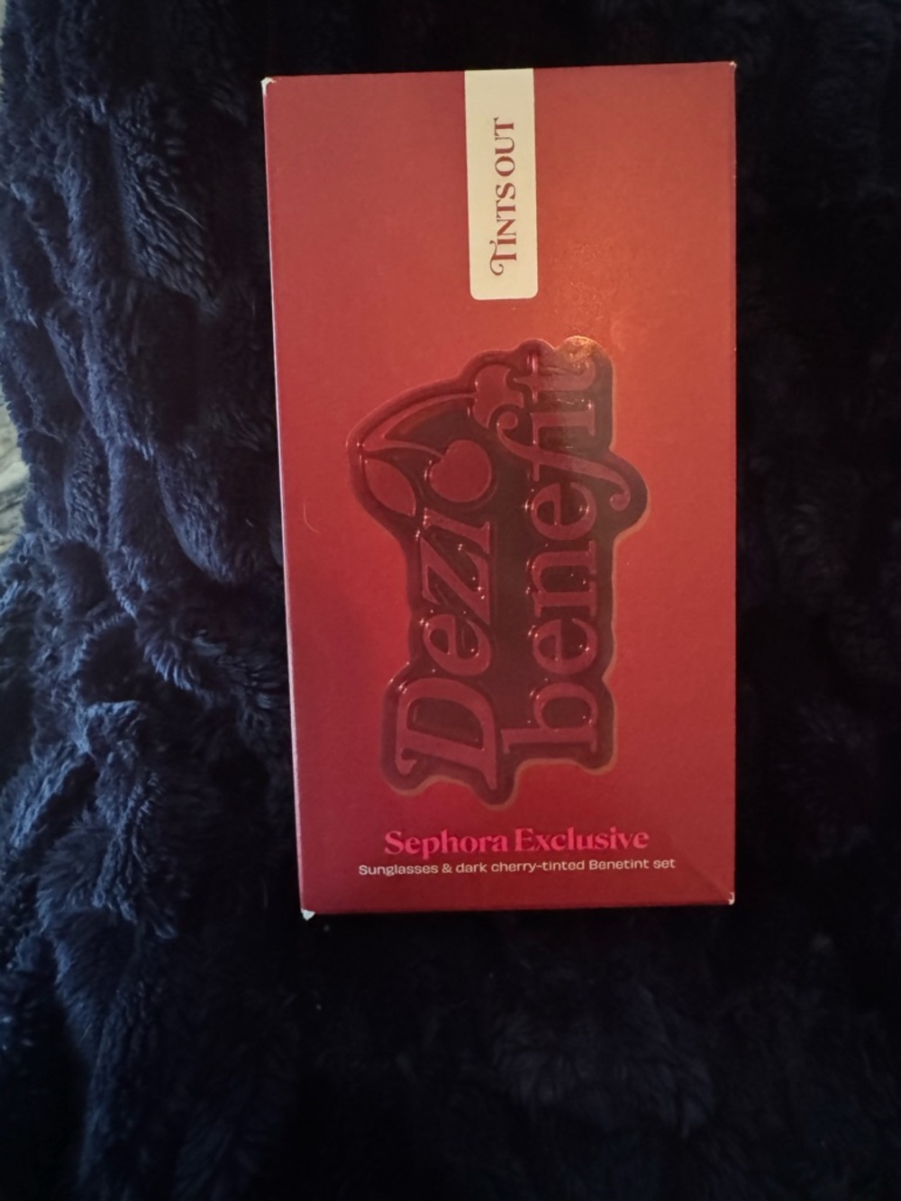 Benefit Red 'Dez'zi' Box Sunglasses Set